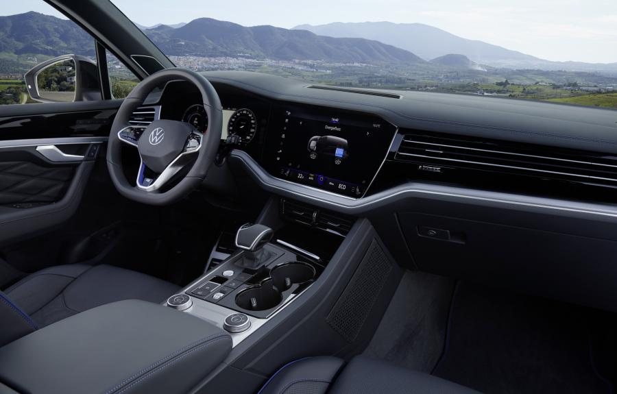 Торпедо Volkswagen Touareg R 2020 года  (WW) (фото 45 из 61)